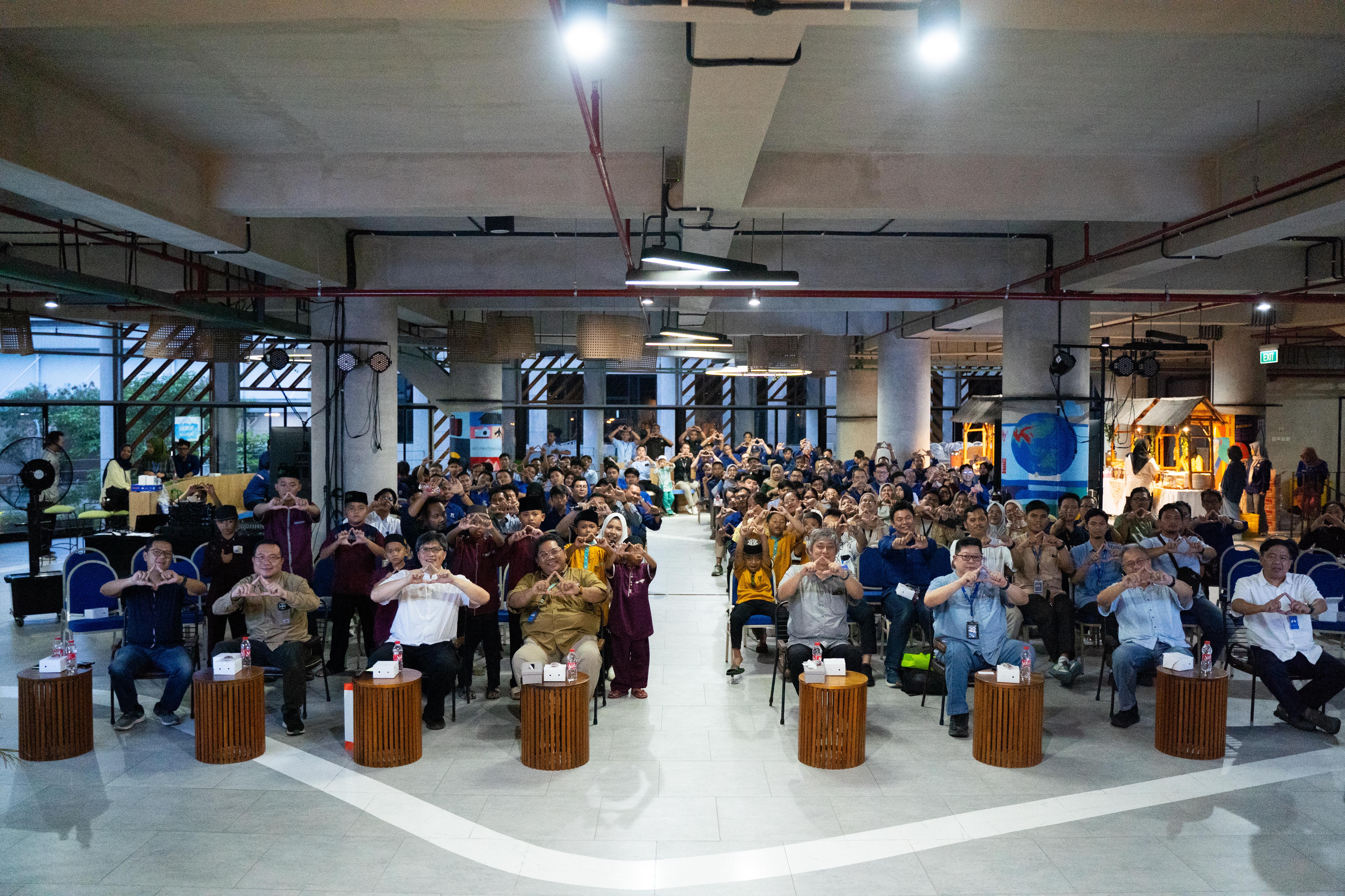 Foto bersama Buka Puasa Bersama ASTRAtech