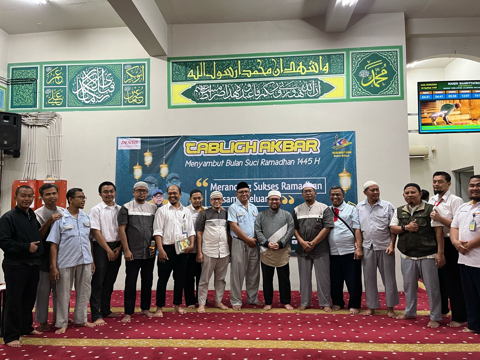Foto Bersama Jamaah bersama Ustadz Benri
