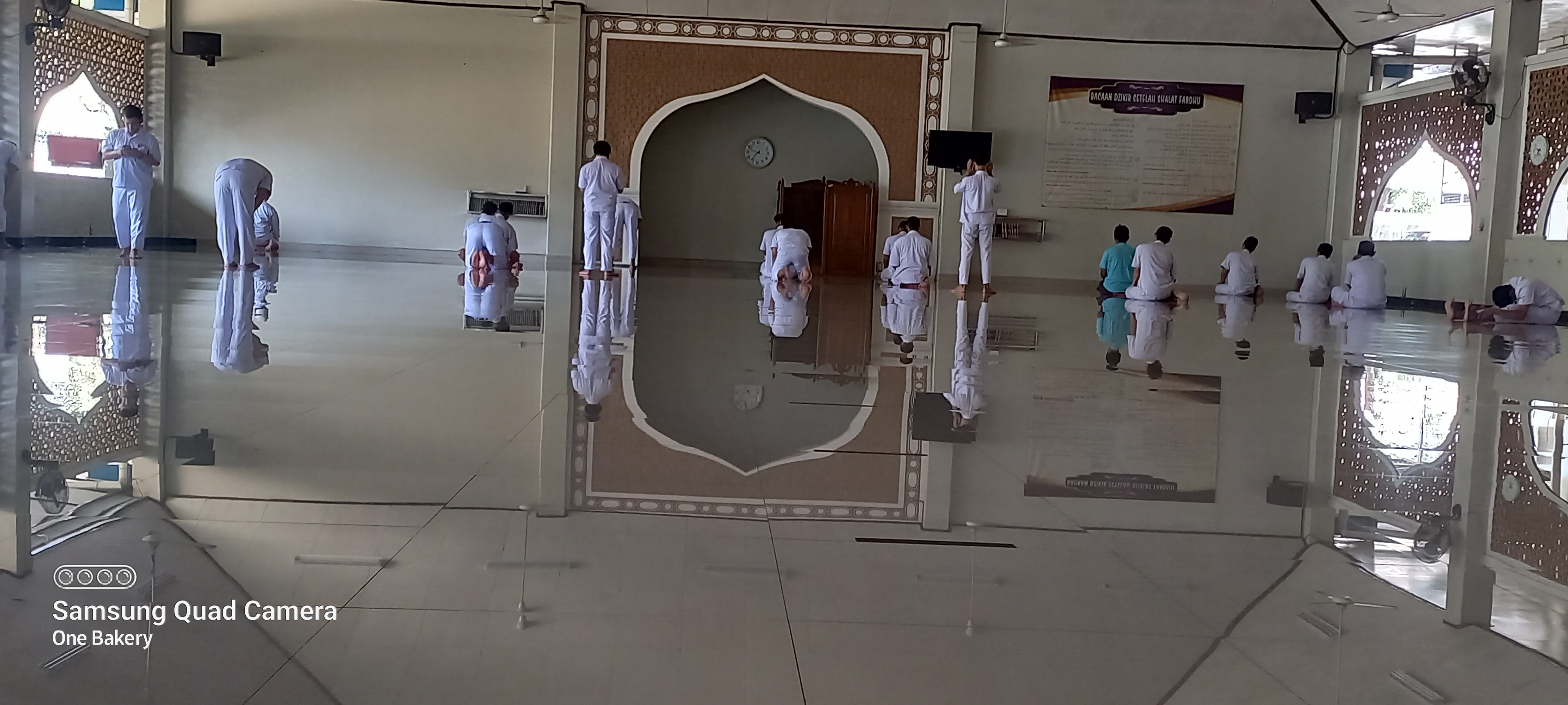 Istirahat 10 menit jam 09.30