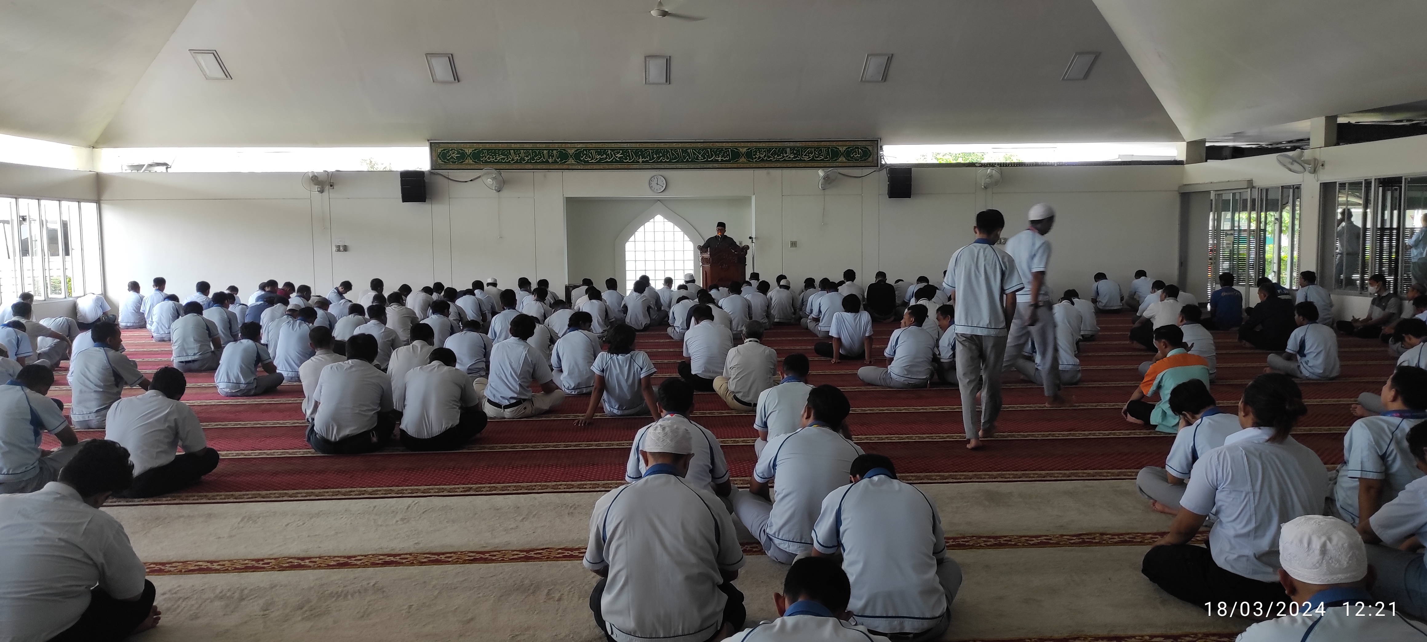 Antusias Jama'ah mendengarkan kultum